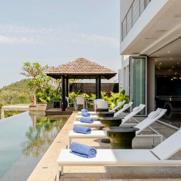 Villa dining area